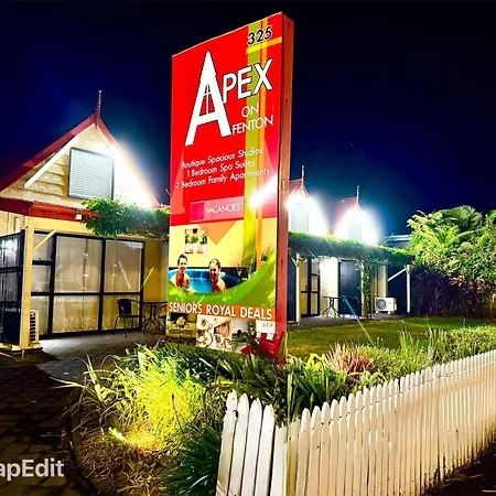 Apex On Fenton Motel